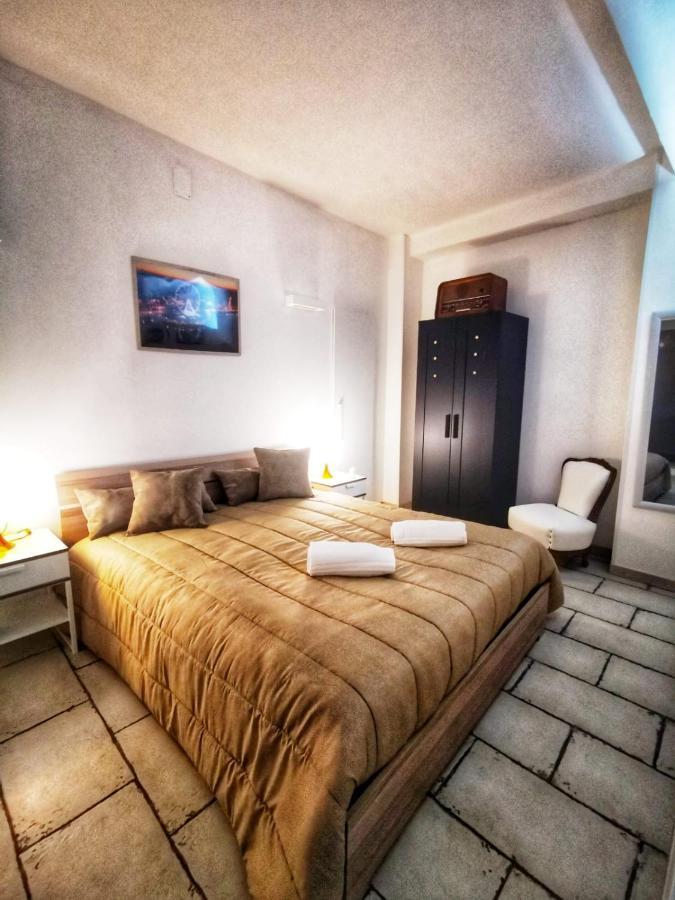 Pietra Bianca Appartment Бари Экстерьер фото