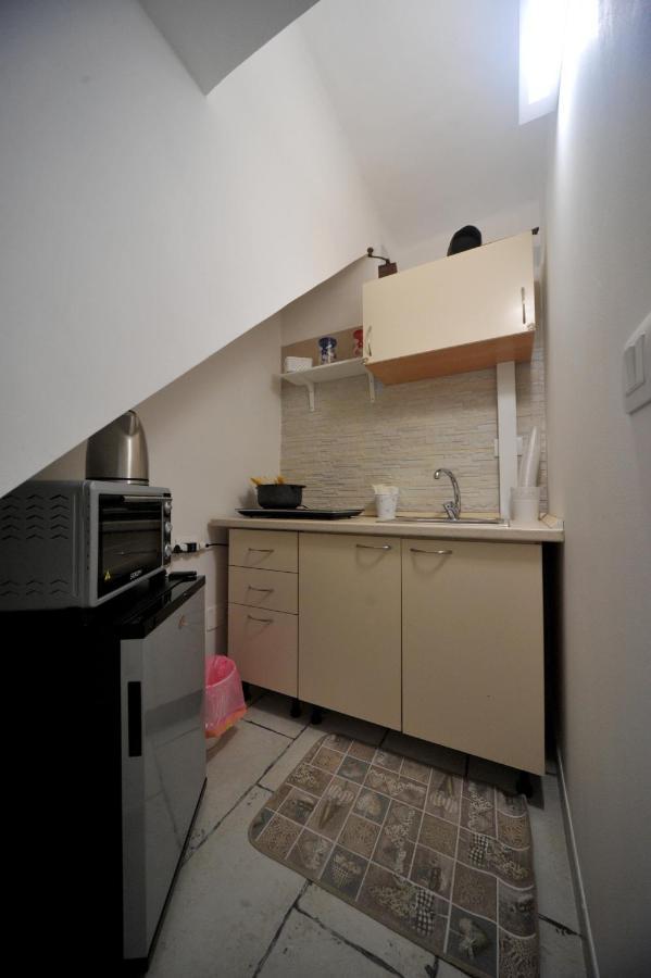 Pietra Bianca Appartment Бари Экстерьер фото