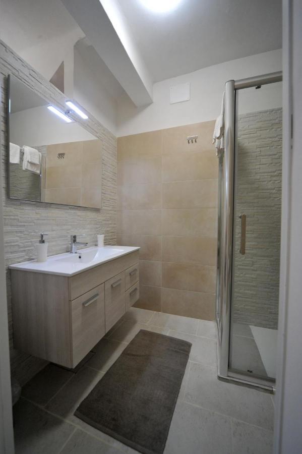 Pietra Bianca Appartment Бари Экстерьер фото